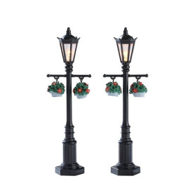 LEMAX-OLD ENGLISH LAMP POST SET OF 2