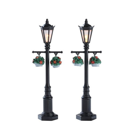 LEMAX-OLD ENGLISH LAMP POST SET OF 2